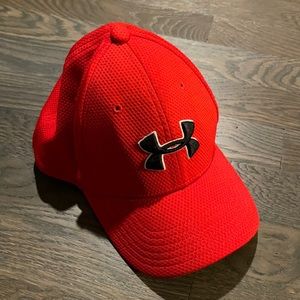 NWOT Under Armour stretch hat